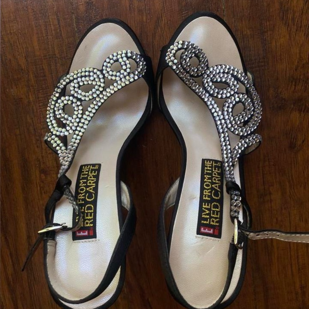 Elegant classic formal event black rhinestone heels 
E live from red carpet 6b